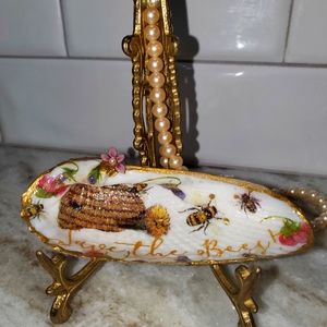 Handcrafted "Save The Bees" Angle Wing Shell Trinket Dish/Ornamen⚜️💕⚜️